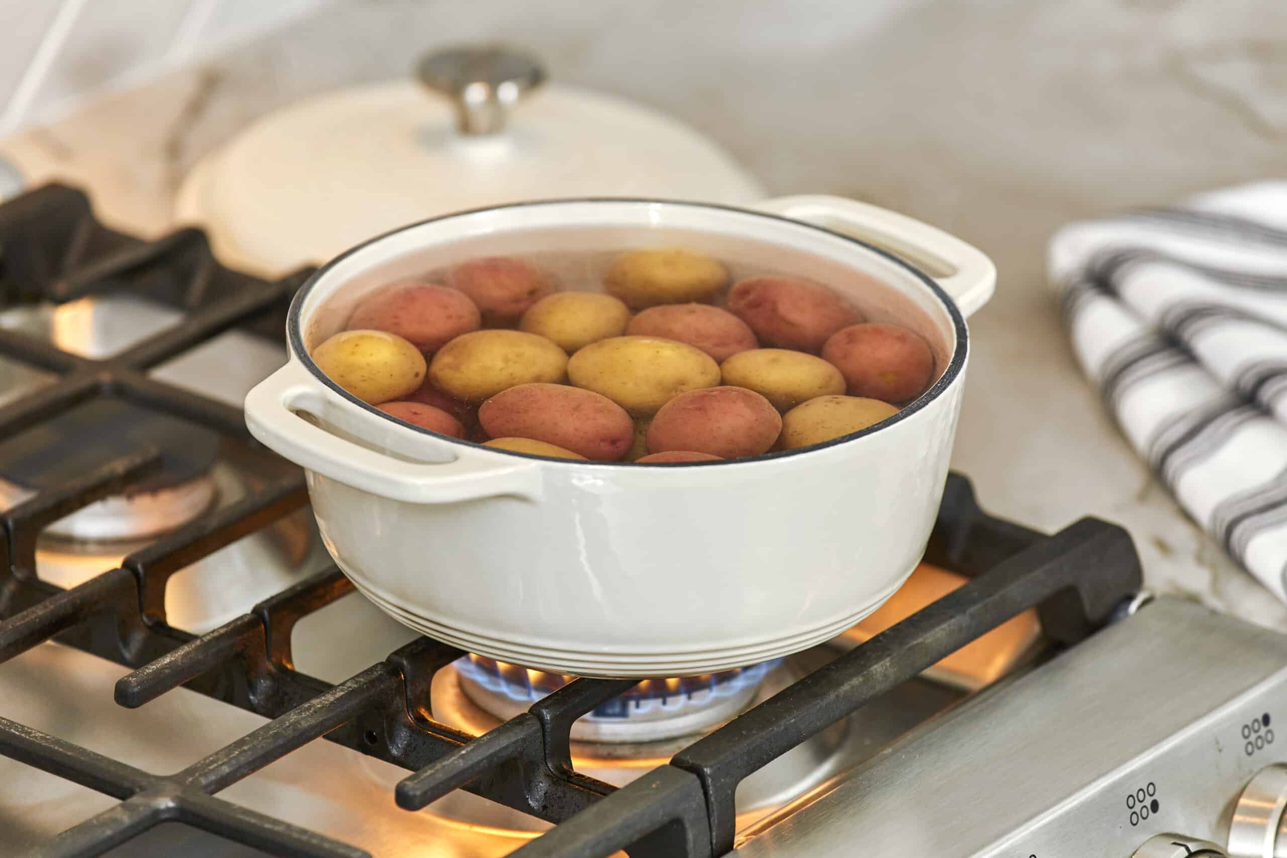 How to boil potatoes